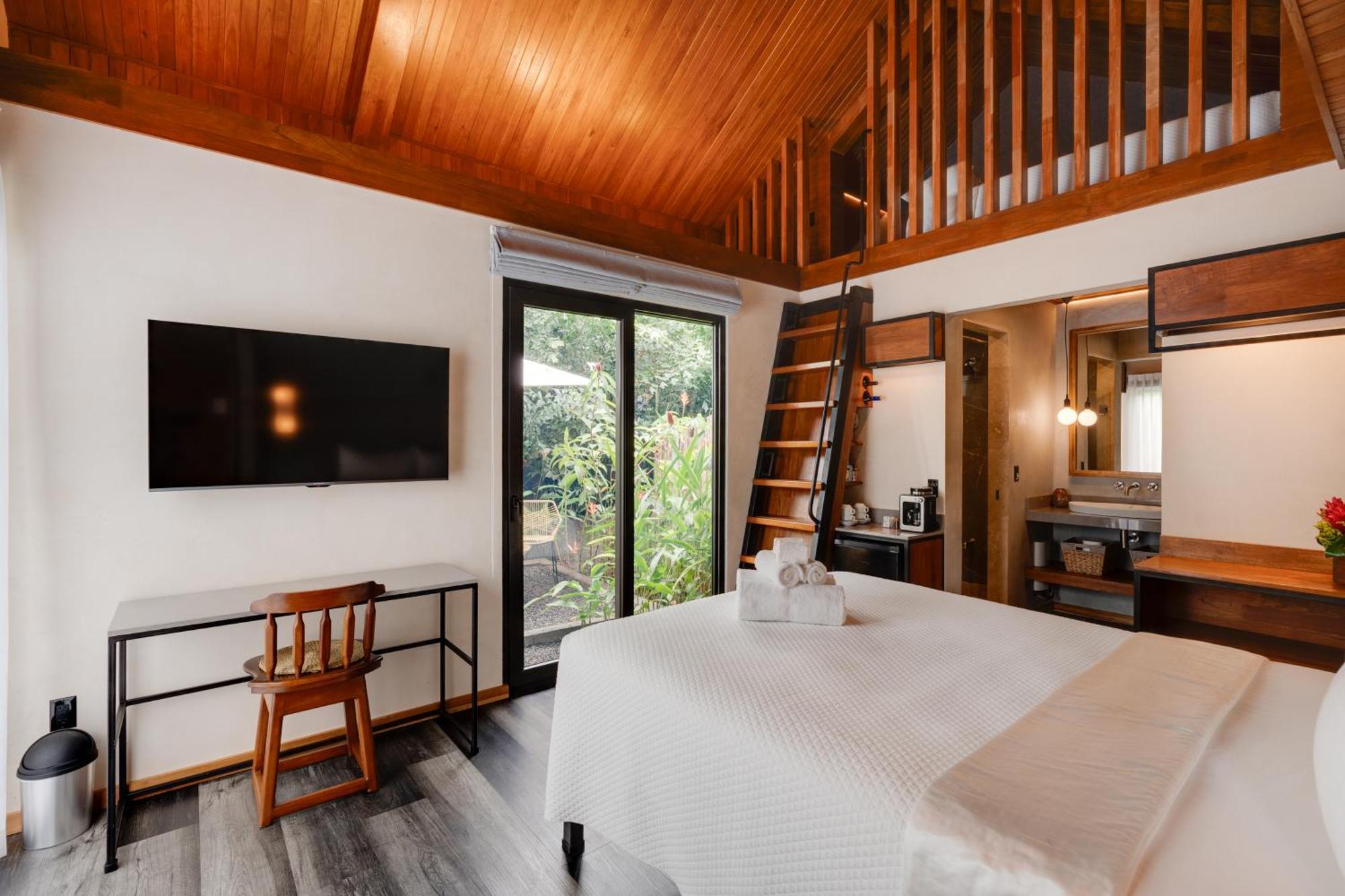 Suwa Villa Arenal ラ・フォルトゥナ エクステリア 写真